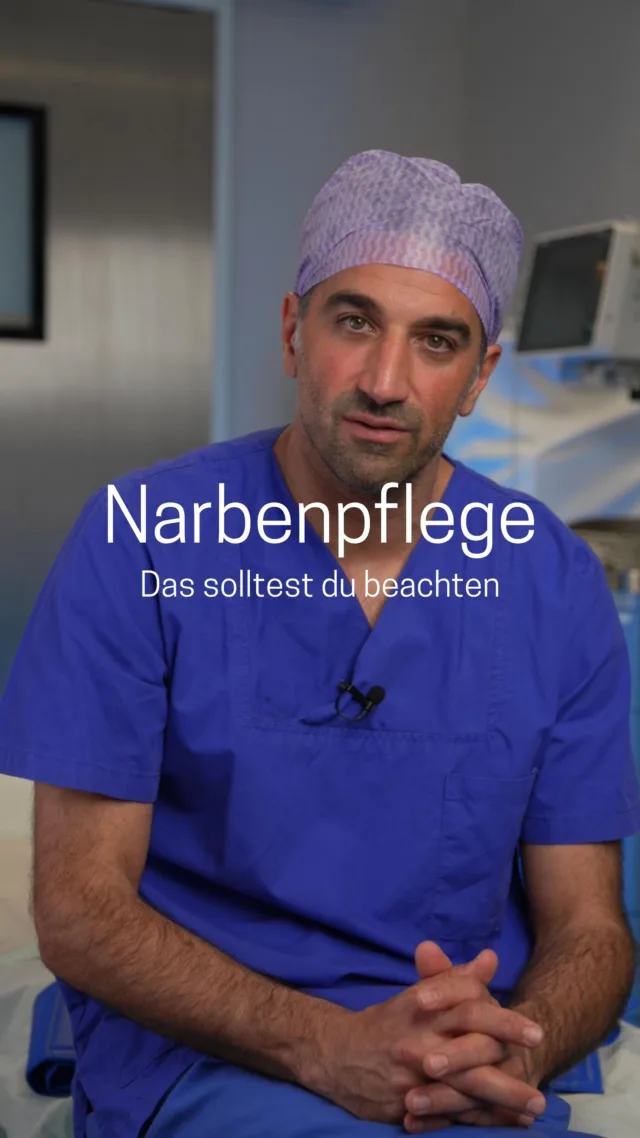 Nach der OP ist vor der Pflege ✨

Narben entstehen bei jedem chirurgischen Eingriff – wie unauffällig sie später sind, hängt aber stark von der richtigen Nachsorge ab.

Besonders wichtig in den ersten Wochen: die Haut nicht unter Spannung setzen, direkte Sonne meiden und auf konsequente Pflege achten. Auch Kompressionswäsche, die sanft anliegt, kann die Heilung gezielt unterstützen.

Langfristig spielen zudem Flüssigkeitshaushalt, Ernährung, Stressreduktion und ein nikotinfreier Lebensstil eine entscheidende Rolle für das Ergebnis.

Für jede Patientin wird ein individuell abgestimmter Nachsorgeplan erstellt – passend zum Hauttyp, zur OP-Technik und zum Heilungsverlauf.
•
•
#chirurgie #narben #narbenpflege #ästhetischechirurgie #brustoperation #operation #nachsorge #brustop #plastischechirurgie #schönheitschirurgie #münchen